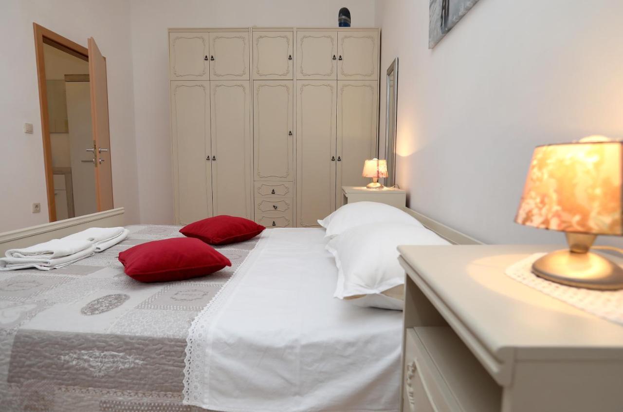 Vila Kuzmanic Trogir Exteriör bild