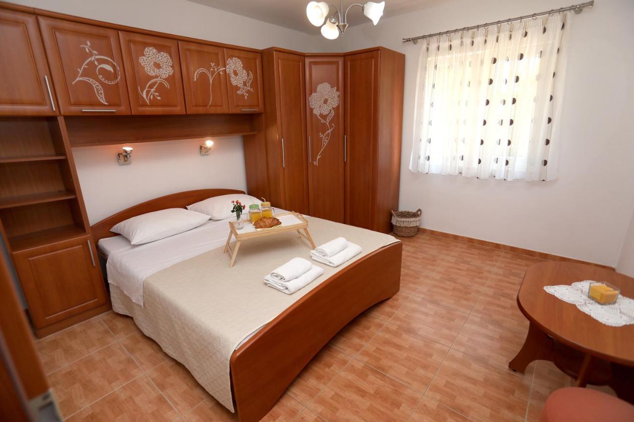 Vila Kuzmanic Trogir Exteriör bild