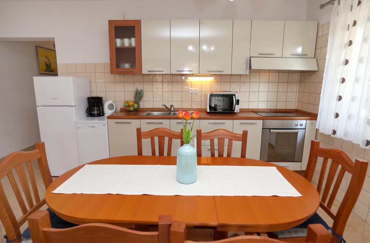 Vila Kuzmanic Trogir Exteriör bild